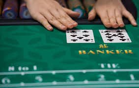 Ketentuan layanan plinko dibaca lewat ponsel